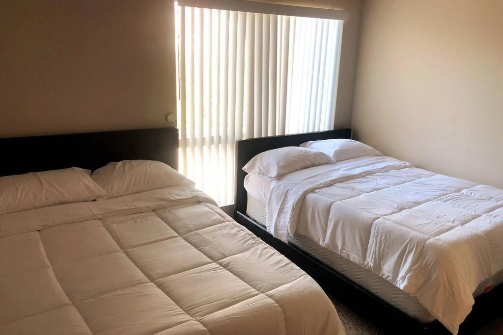 Apartamento Stylish & Comfy Steps To Beach Balcony Pkg *