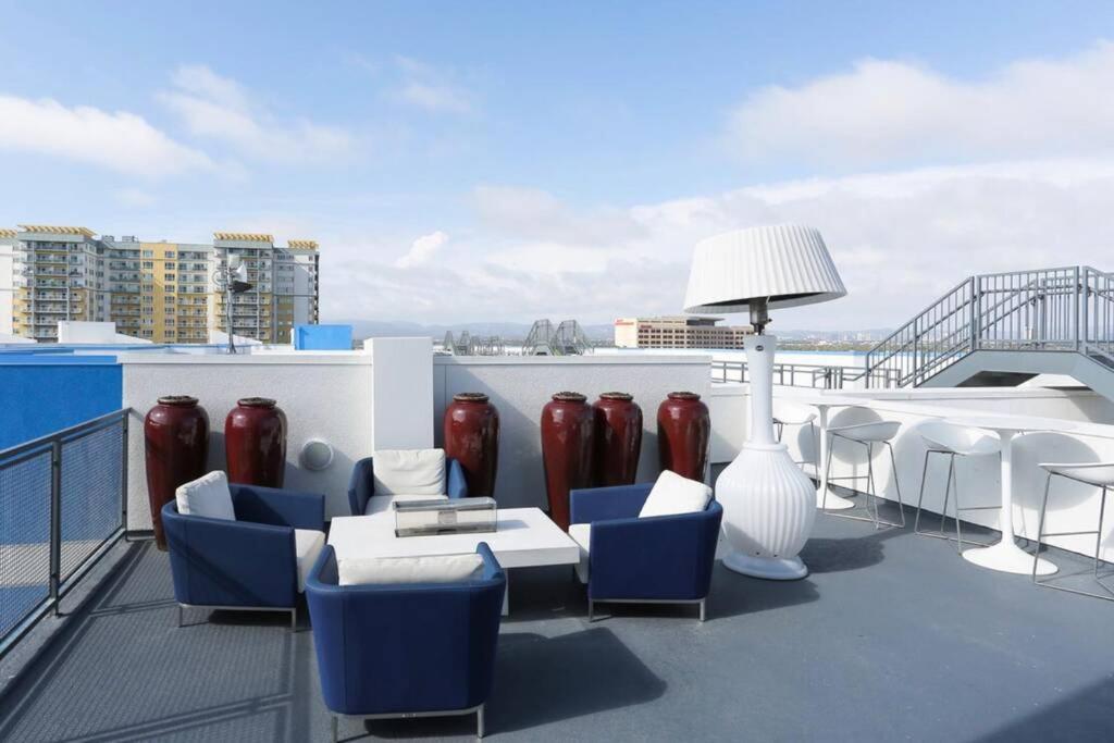Stylish & Comfy Steps To Beach Balcony Pkg Apartamento